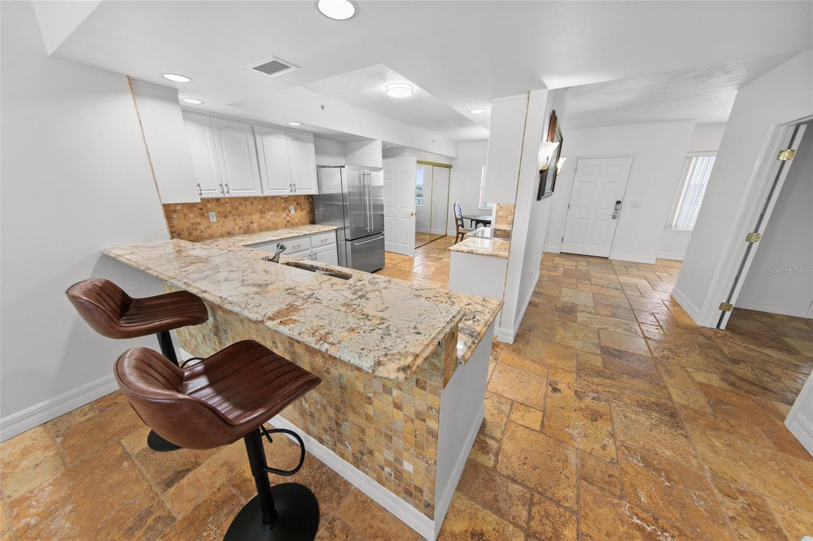 Image 15 of 54 For 4767 Atlantic Avenue 402