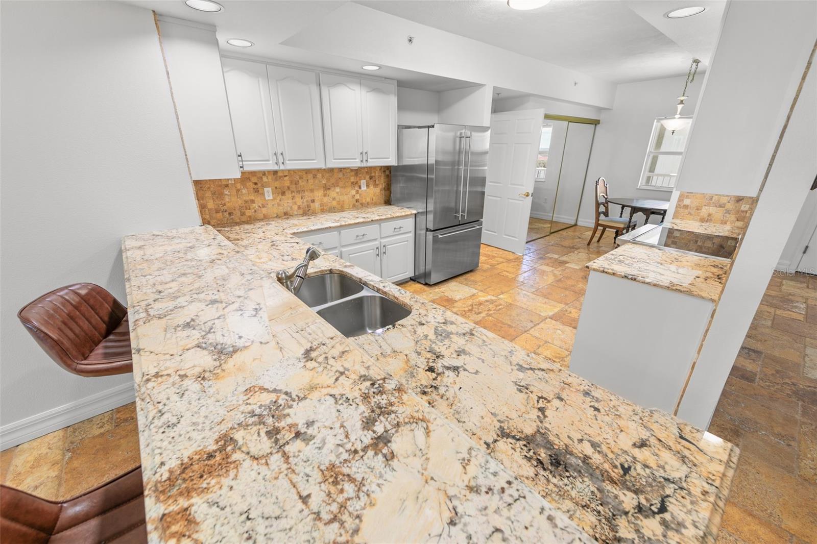 Image 16 of 54 For 4767 Atlantic Avenue 402
