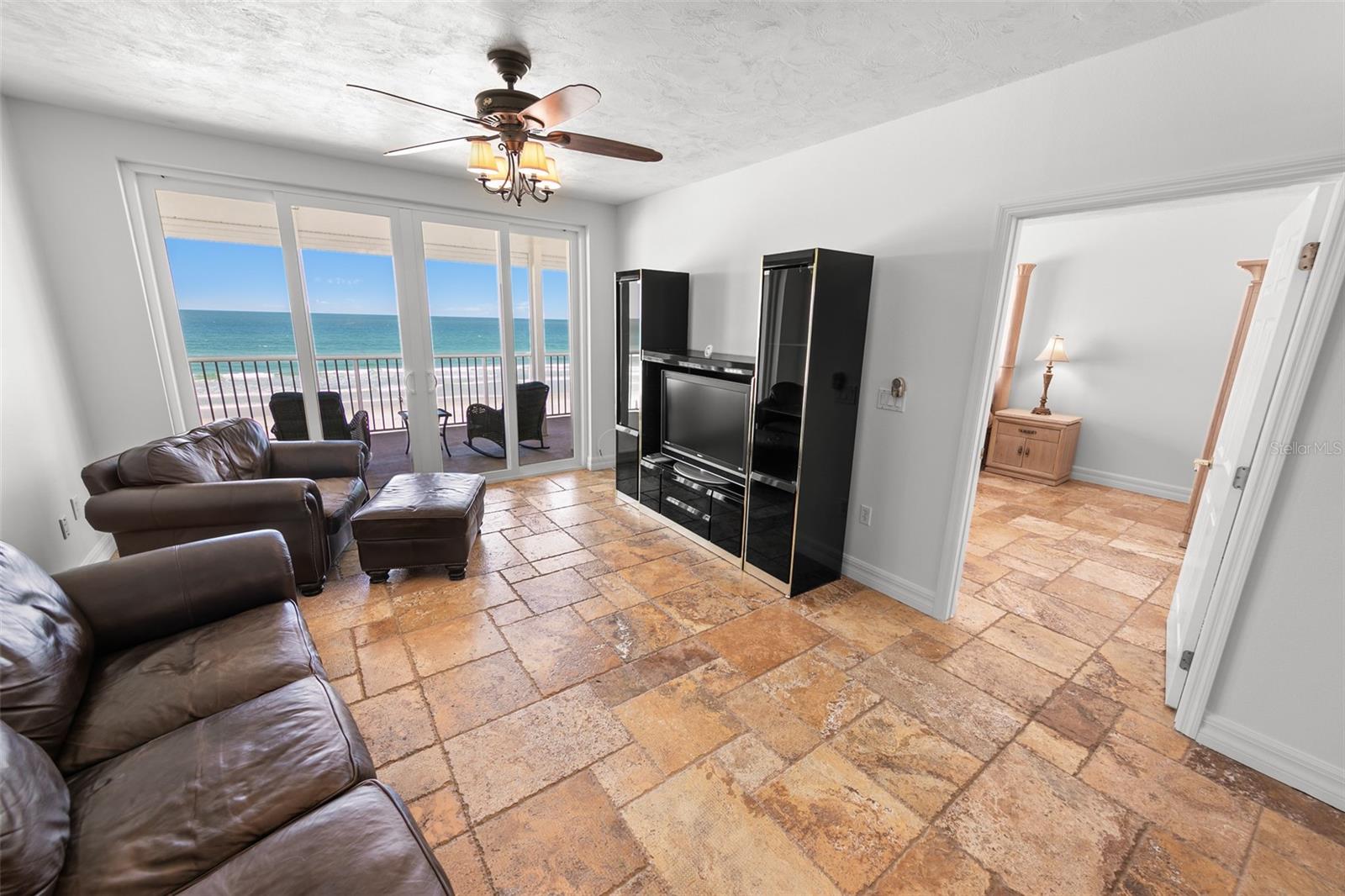 Image 3 of 54 For 4767 Atlantic Avenue 402