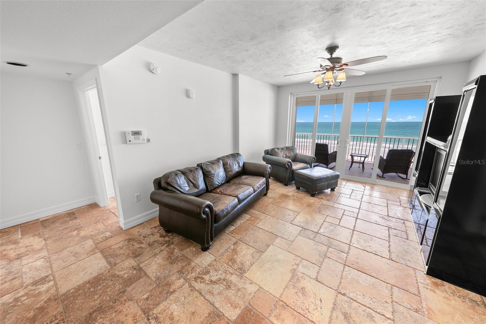 Image 4 of 54 For 4767 Atlantic Avenue 402
