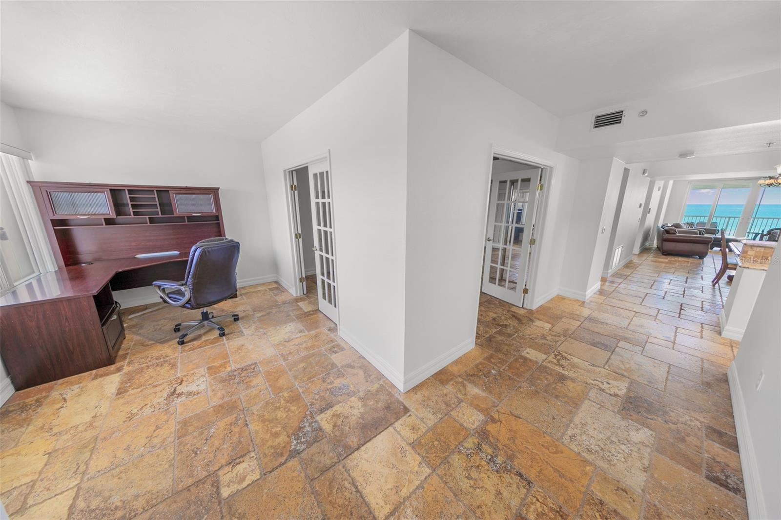 Image 41 of 54 For 4767 Atlantic Avenue 402