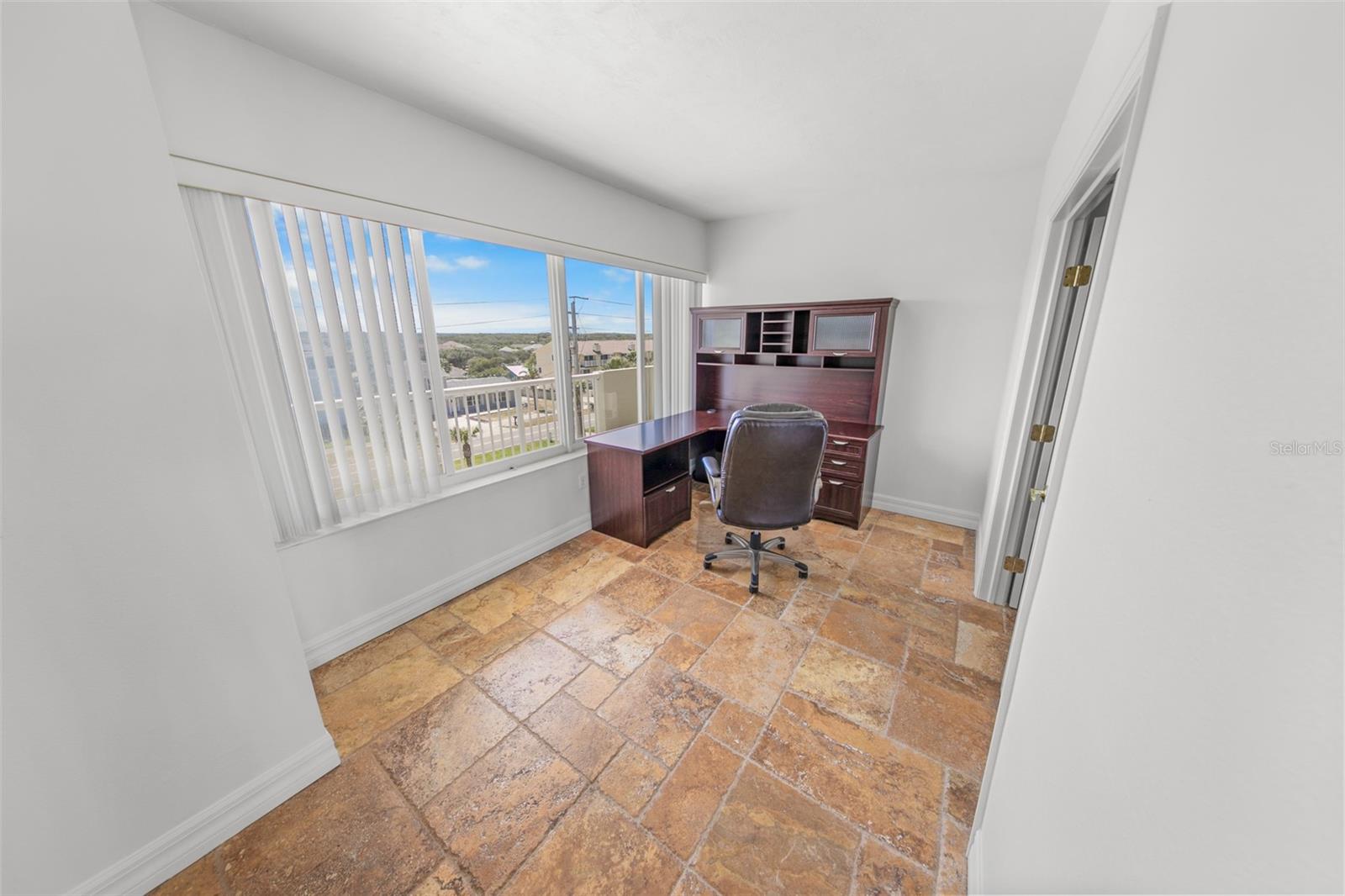 Image 42 of 54 For 4767 Atlantic Avenue 402