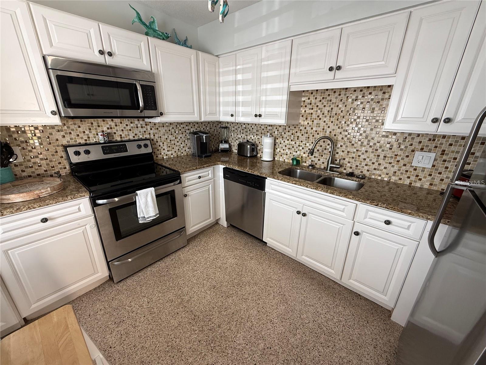 Image 5 of 17 For 573 Atlantic Avenue 5