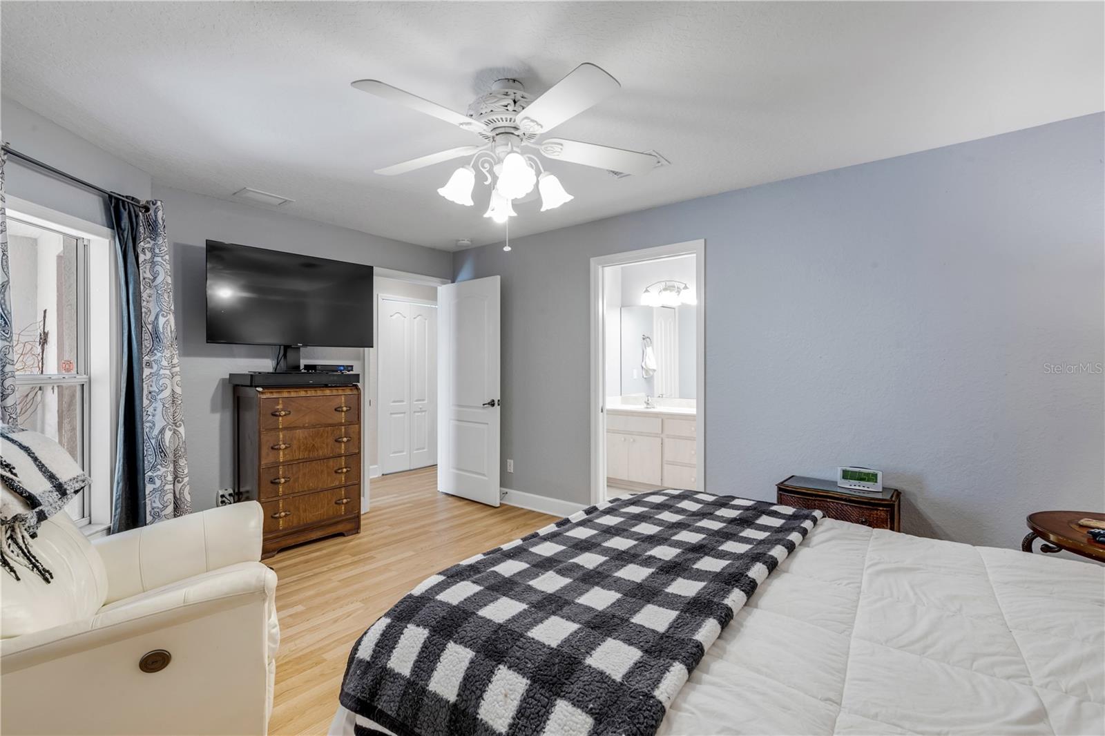 Image 3 of 33 For 2237 Hawks Cove Circle