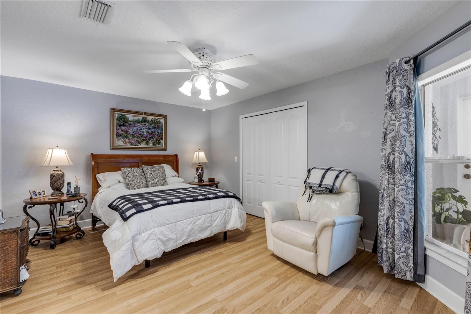 Image 4 of 33 For 2237 Hawks Cove Circle