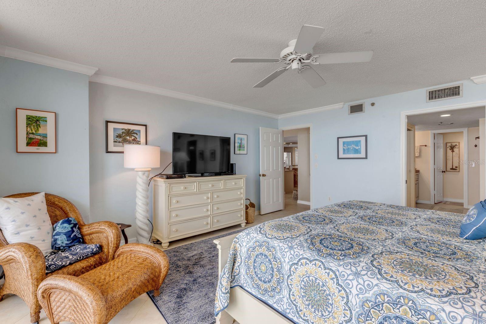 Image 25 of 68 For 257 Minorca Beach Way 1304