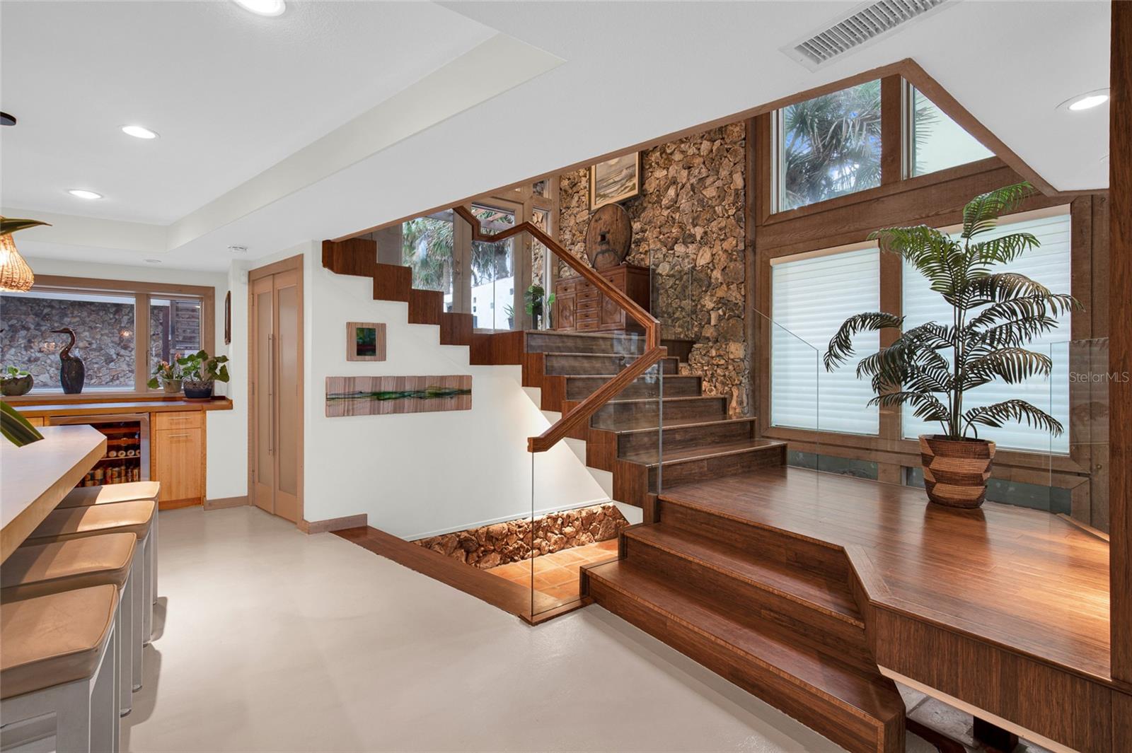 Listing photo id 13 for 1421 Atlantic Avenue