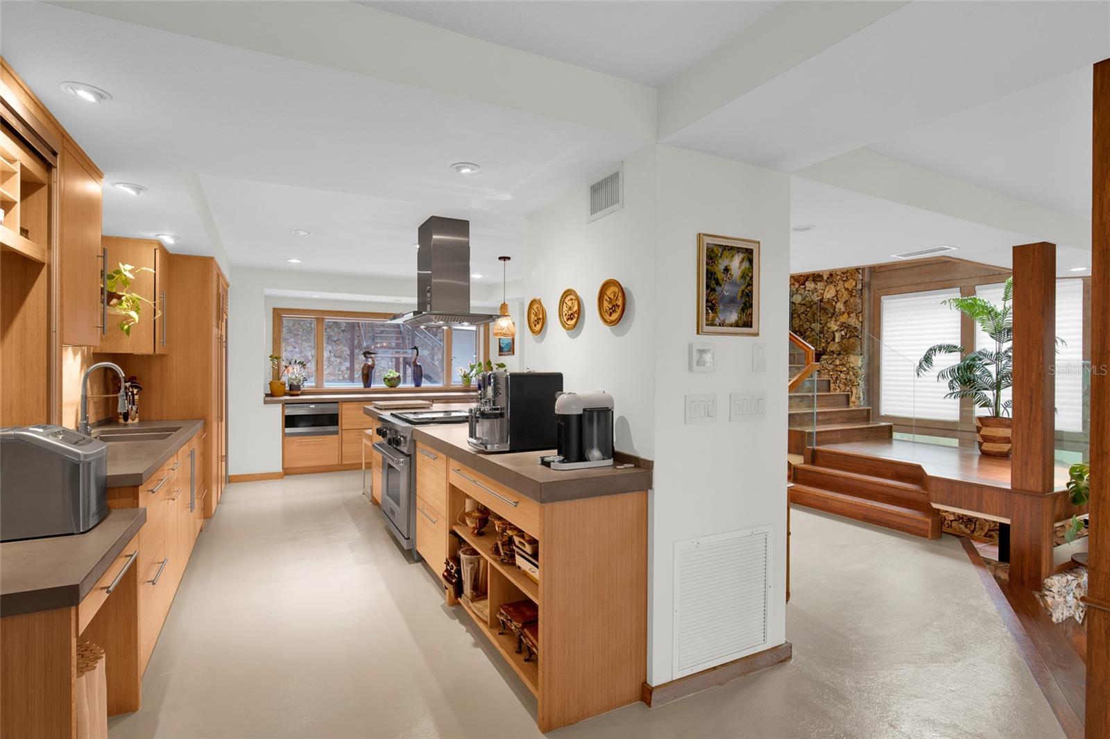 Listing photo id 23 for 1421 Atlantic Avenue
