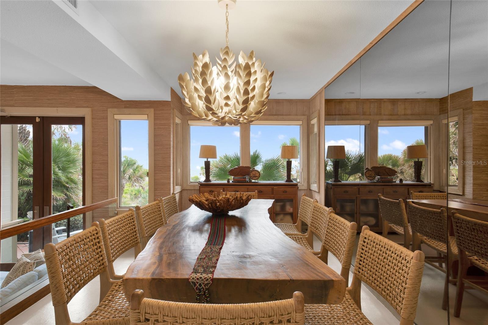 Listing photo id 24 for 1421 Atlantic Avenue