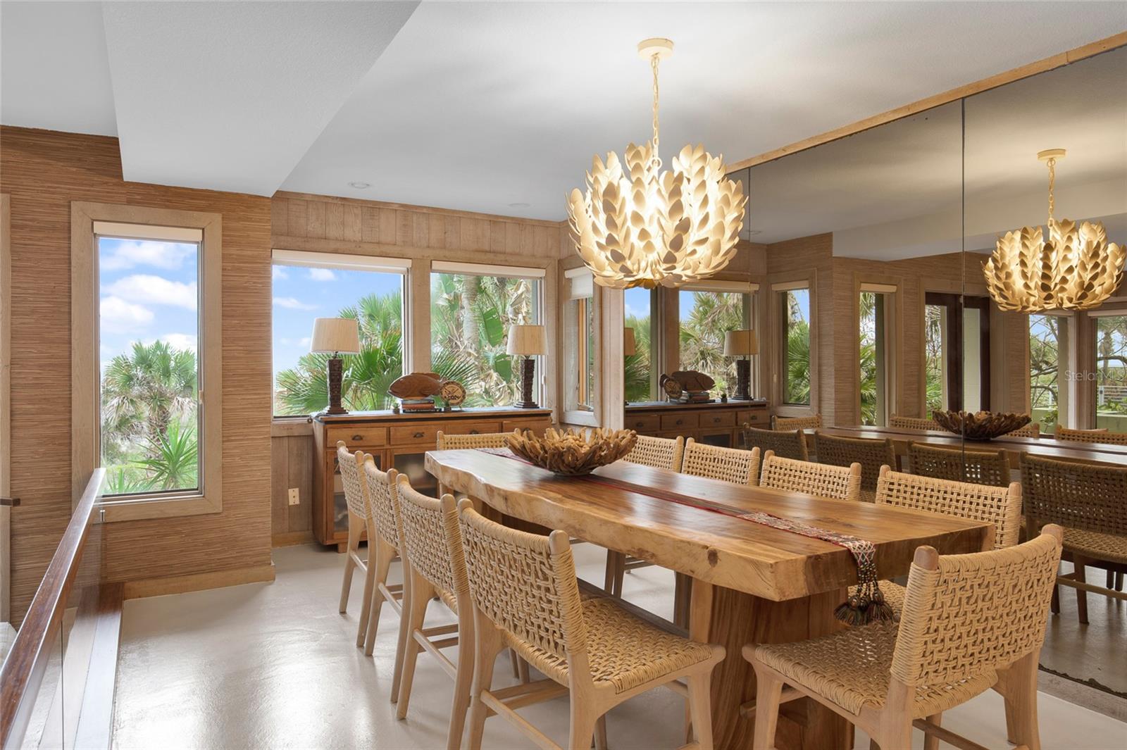 Listing photo id 25 for 1421 Atlantic Avenue
