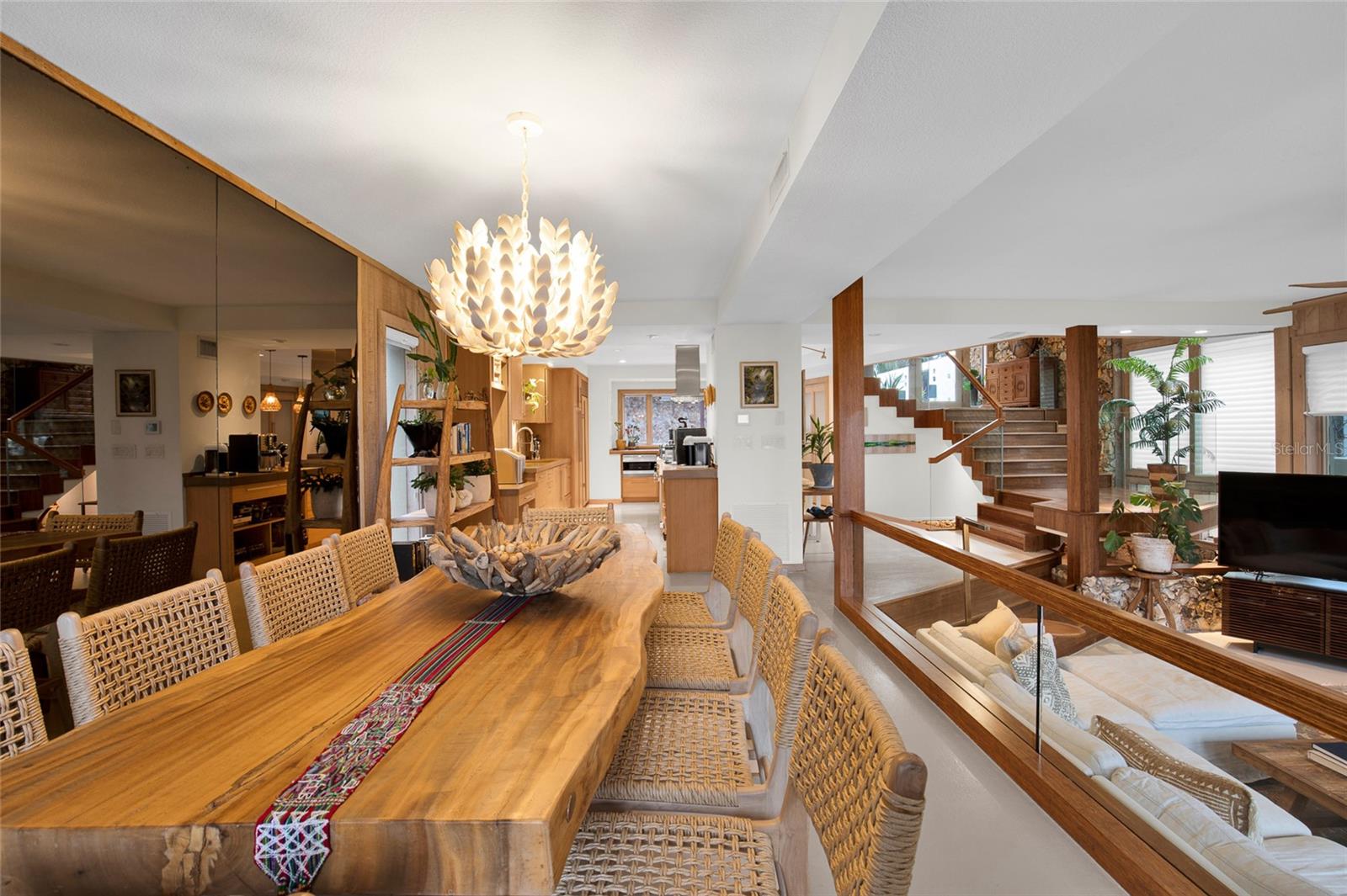 Listing photo id 26 for 1421 Atlantic Avenue