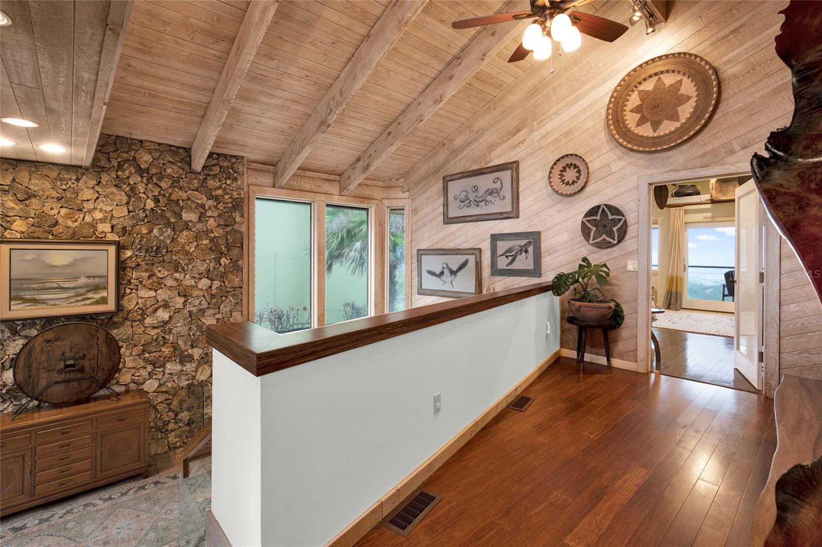 Listing photo id 30 for 1421 Atlantic Avenue
