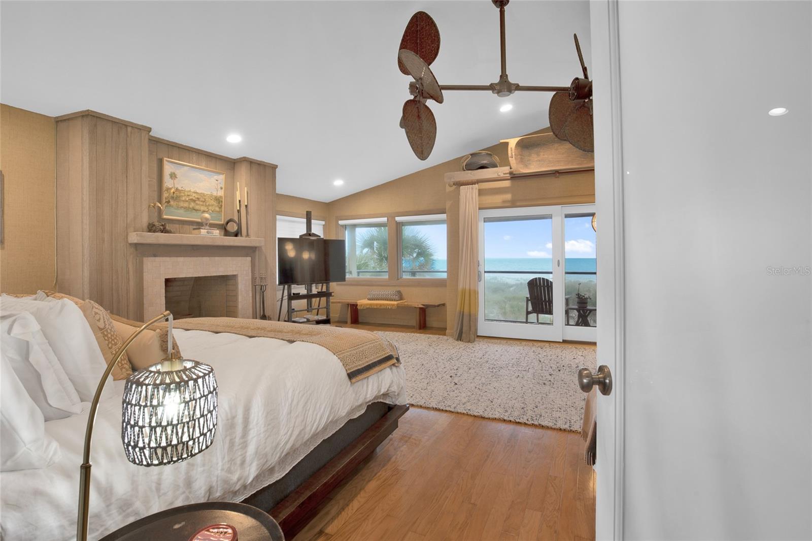 Listing photo id 31 for 1421 Atlantic Avenue