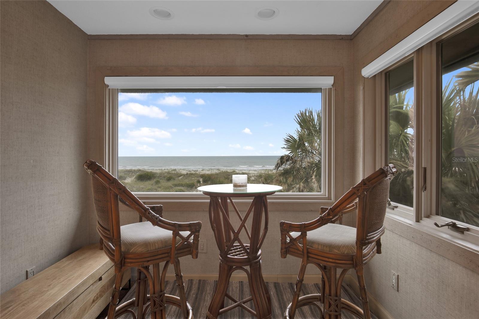 Listing photo id 32 for 1421 Atlantic Avenue