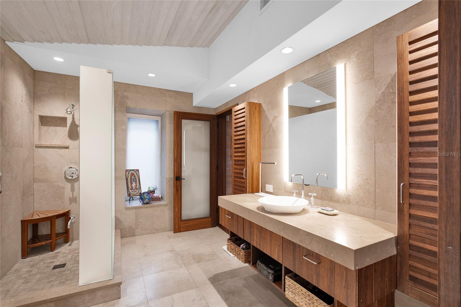 Listing photo id 40 for 1421 Atlantic Avenue