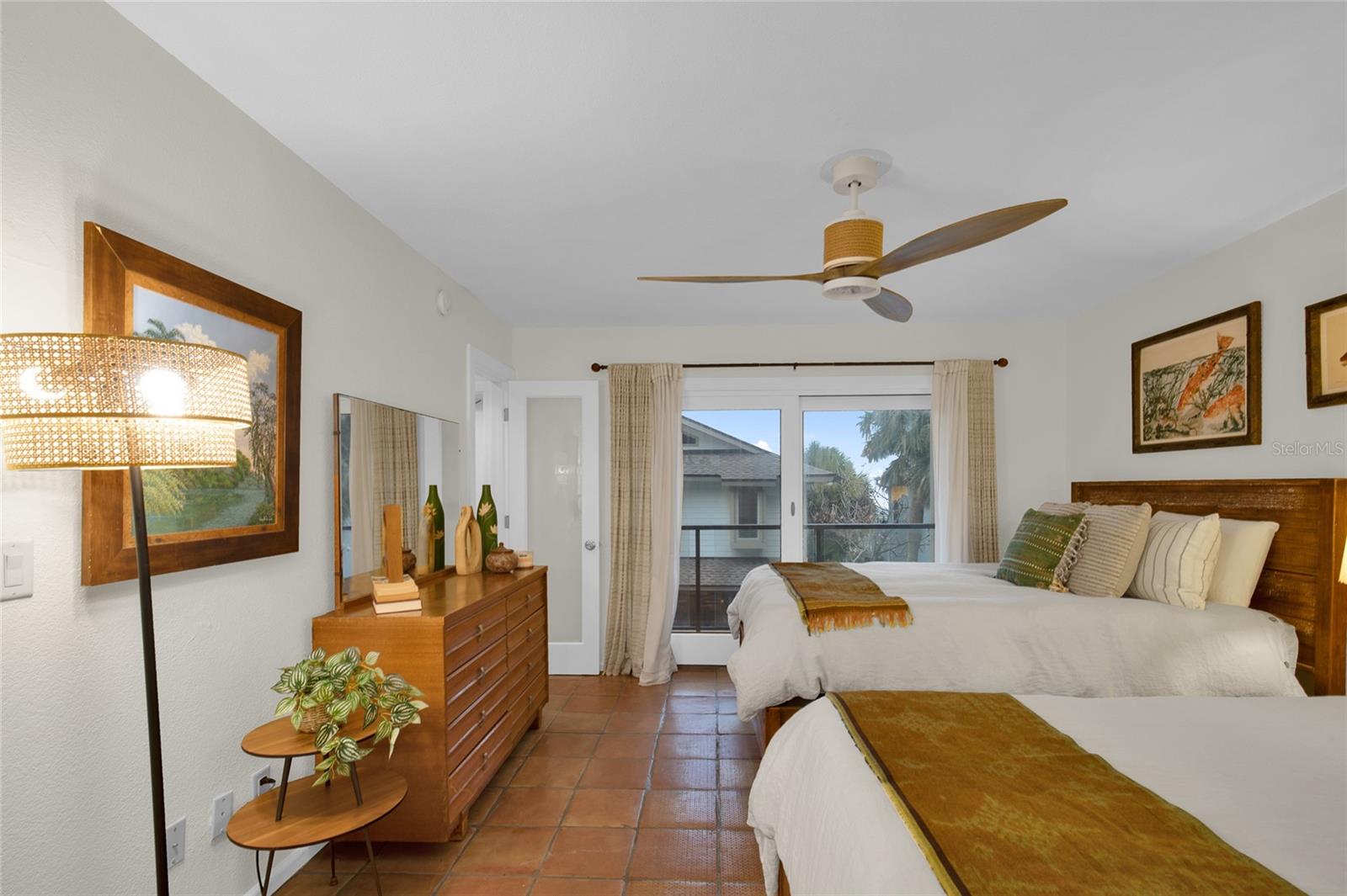 Listing photo id 51 for 1421 Atlantic Avenue