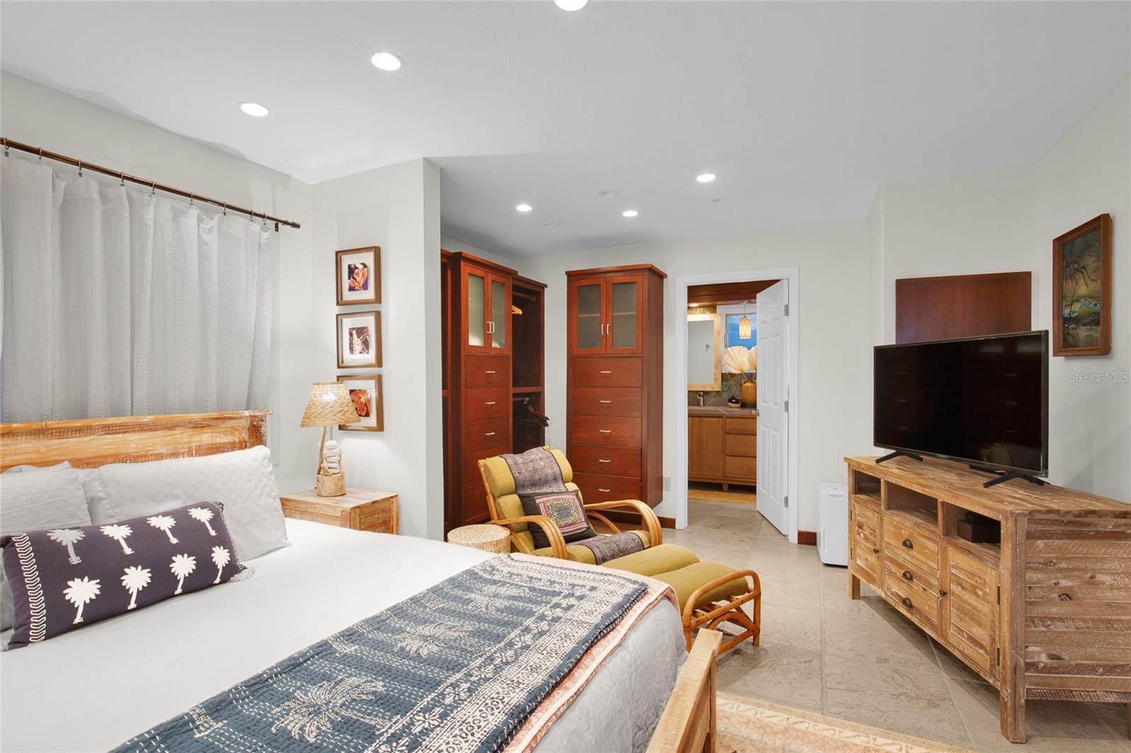 Listing photo id 70 for 1421 Atlantic Avenue