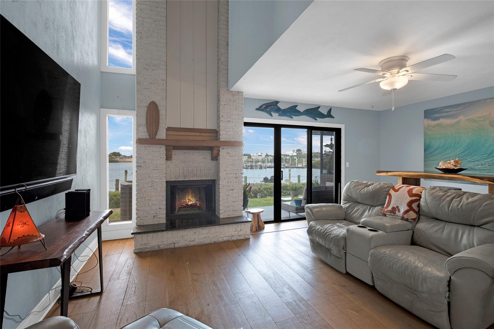 Image 11 of 59 For 121 Lagoon Court