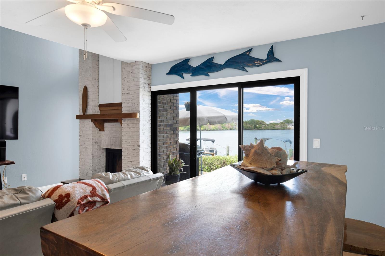 Image 21 of 59 For 121 Lagoon Court