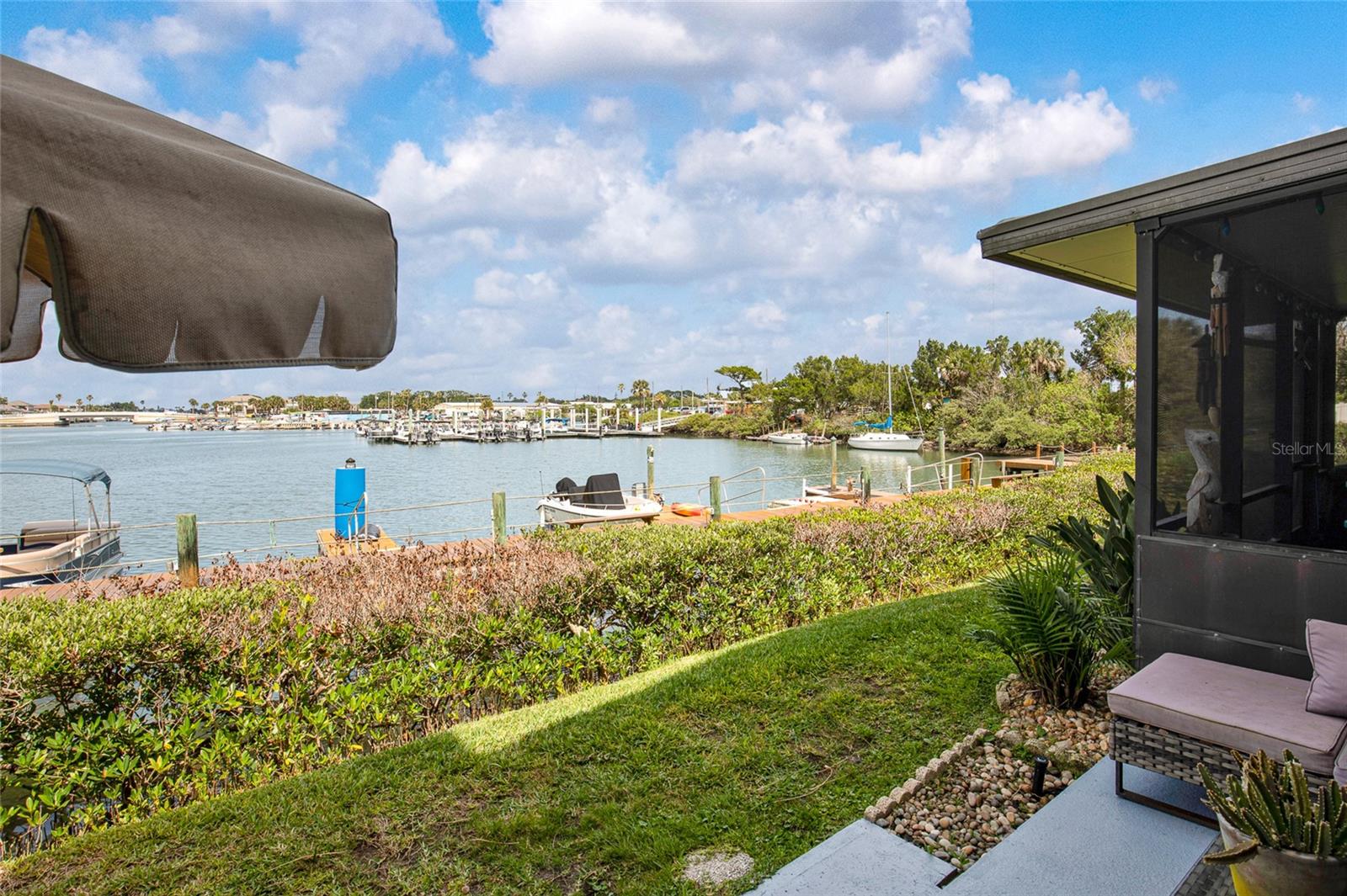 Image 26 of 59 For 121 Lagoon Court