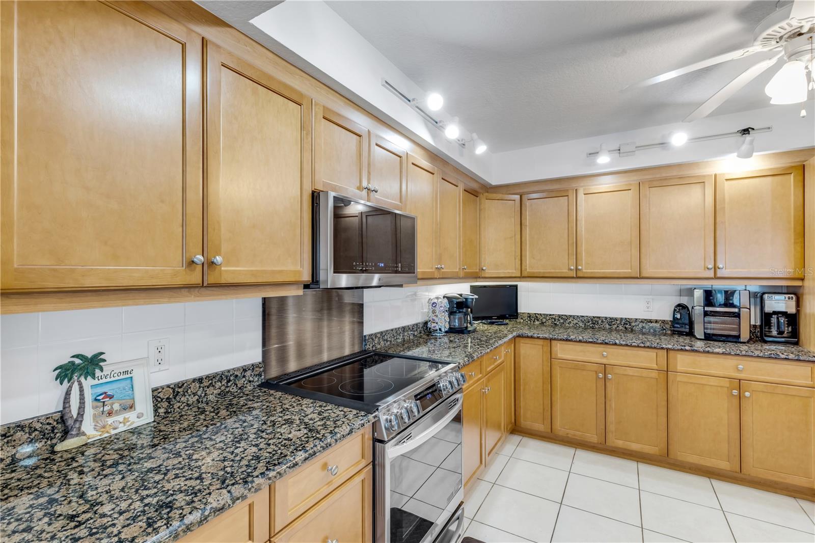 Image 15 of 88 For 5300 Atlantic Avenue 8-601