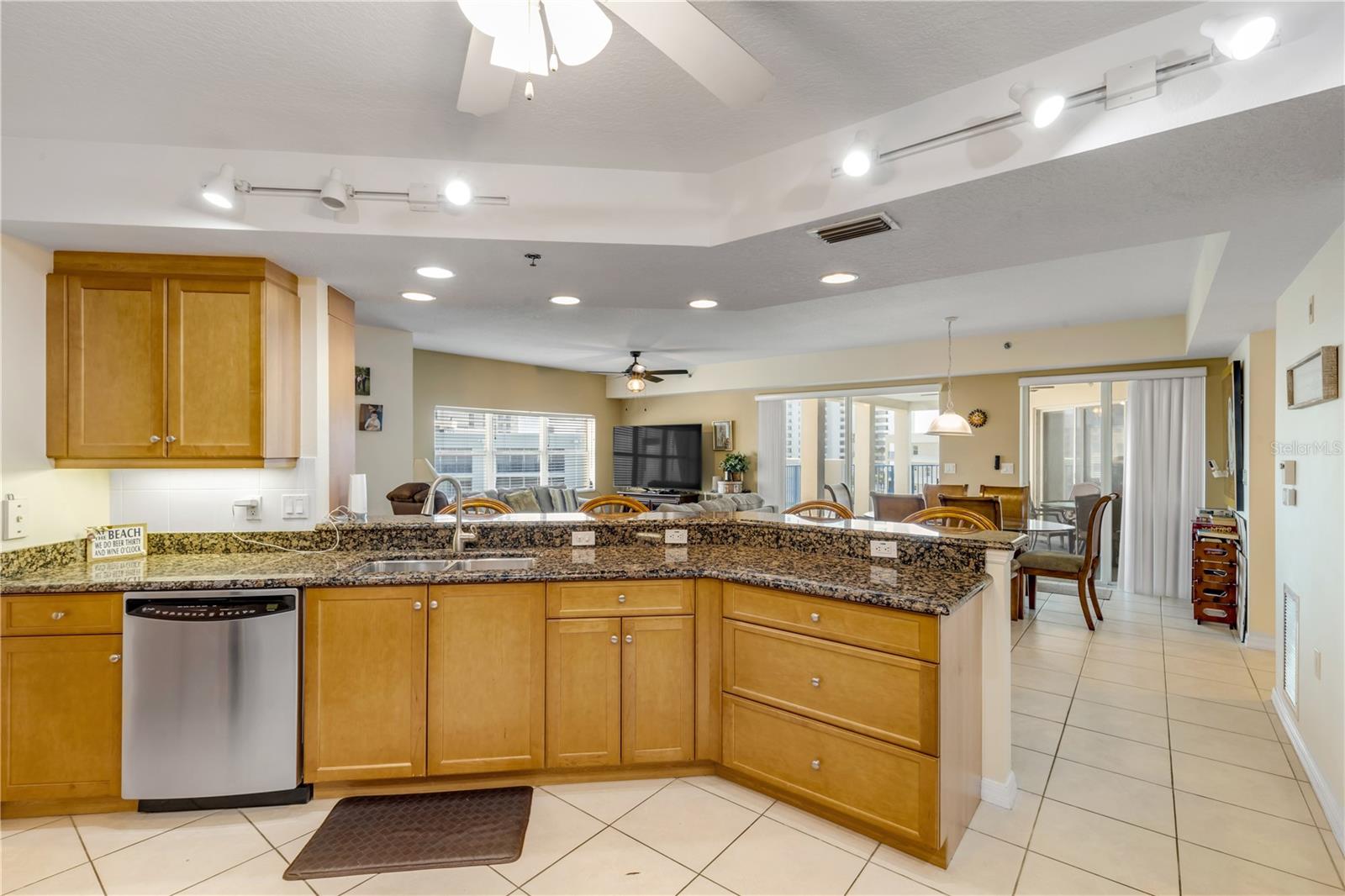 Image 16 of 88 For 5300 Atlantic Avenue 8-601