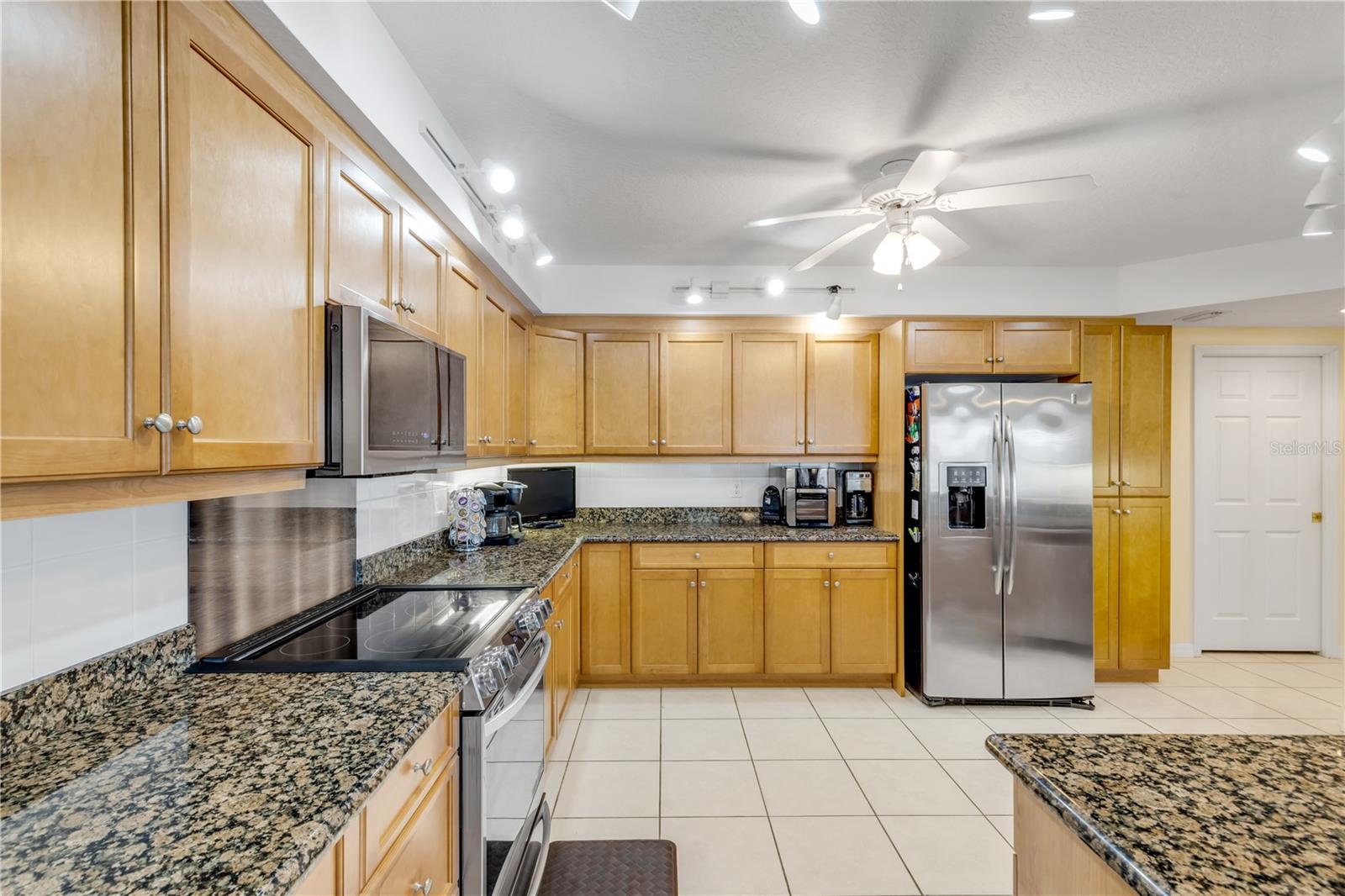 Image 18 of 88 For 5300 Atlantic Avenue 8-601