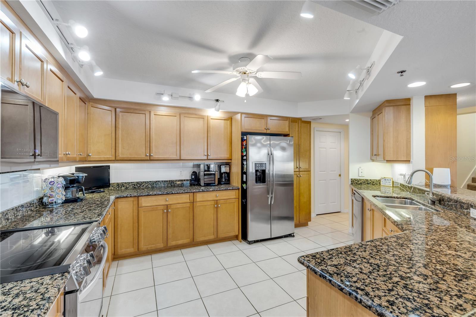 Image 2 of 88 For 5300 Atlantic Avenue 8-601