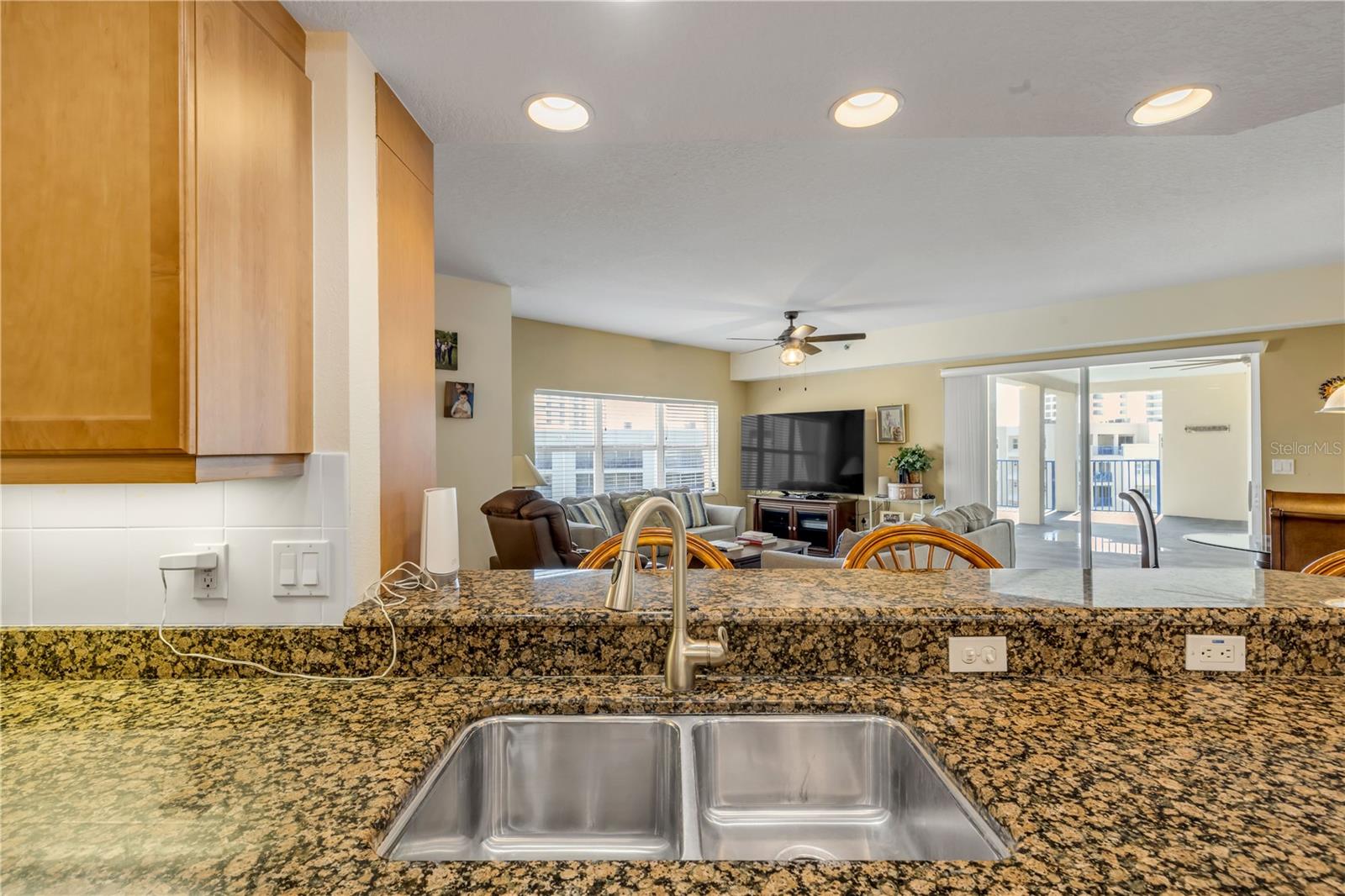 Image 20 of 88 For 5300 Atlantic Avenue 8-601