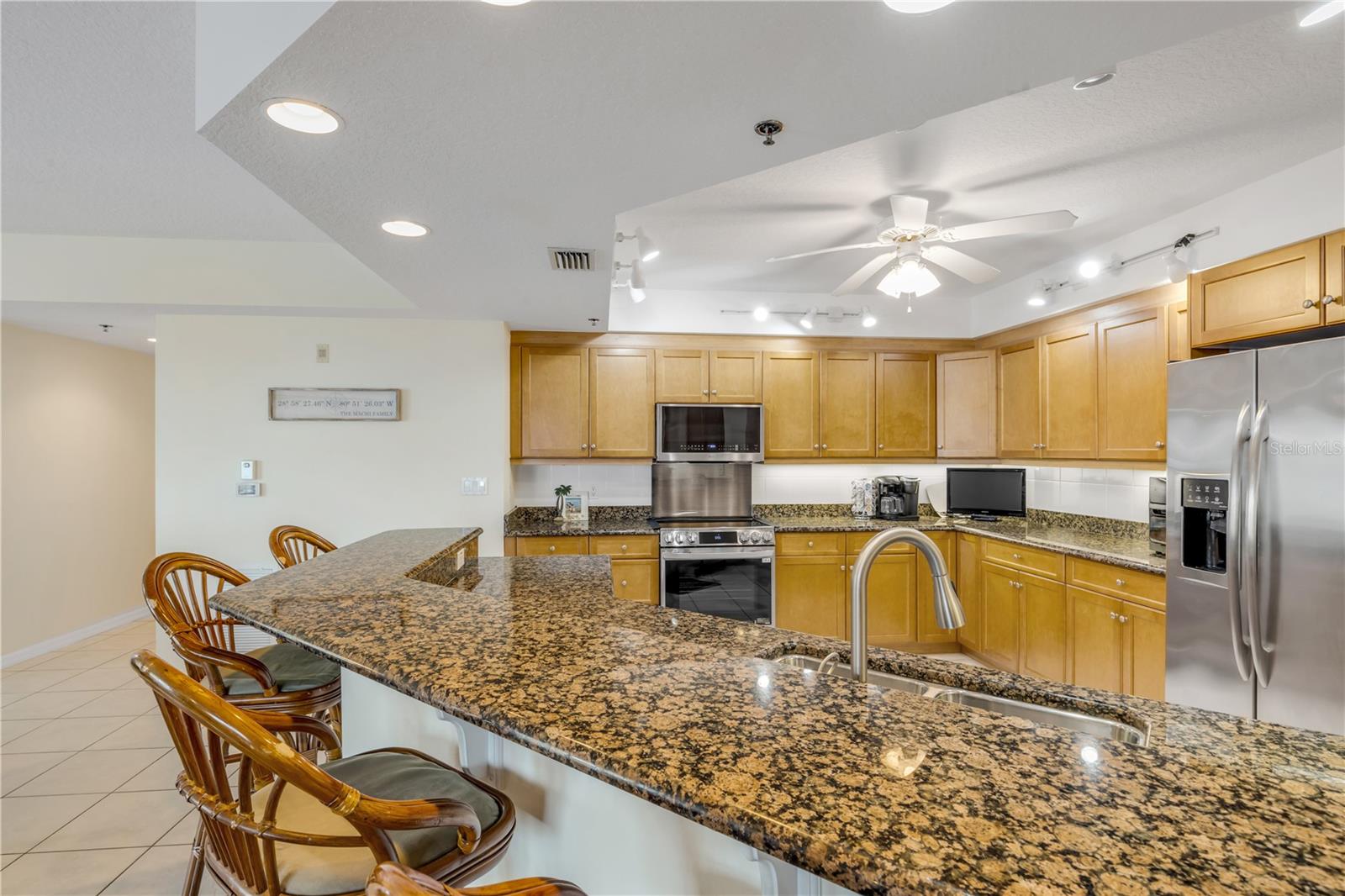 Image 21 of 88 For 5300 Atlantic Avenue 8-601