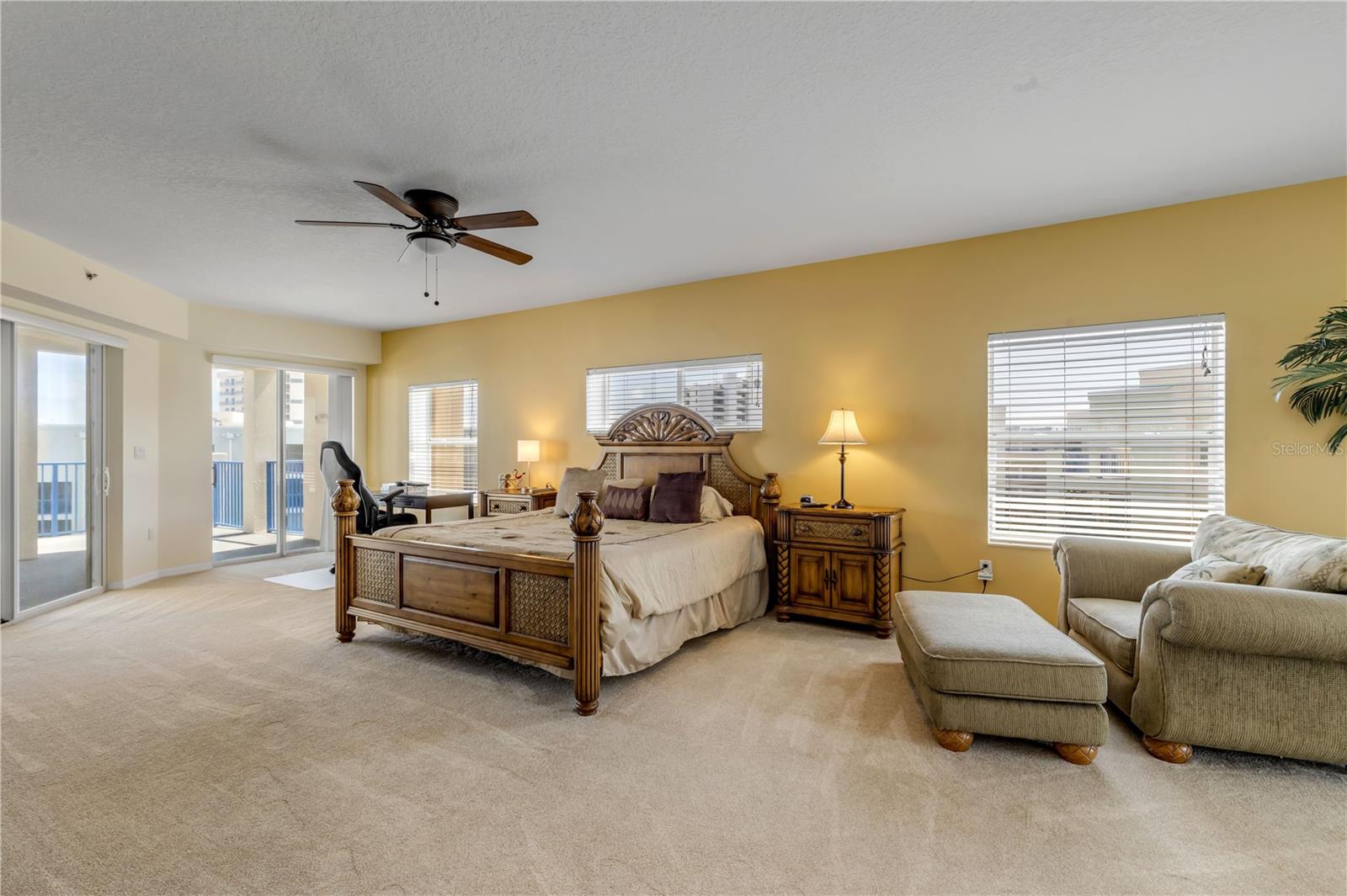 Image 22 of 88 For 5300 Atlantic Avenue 8-601