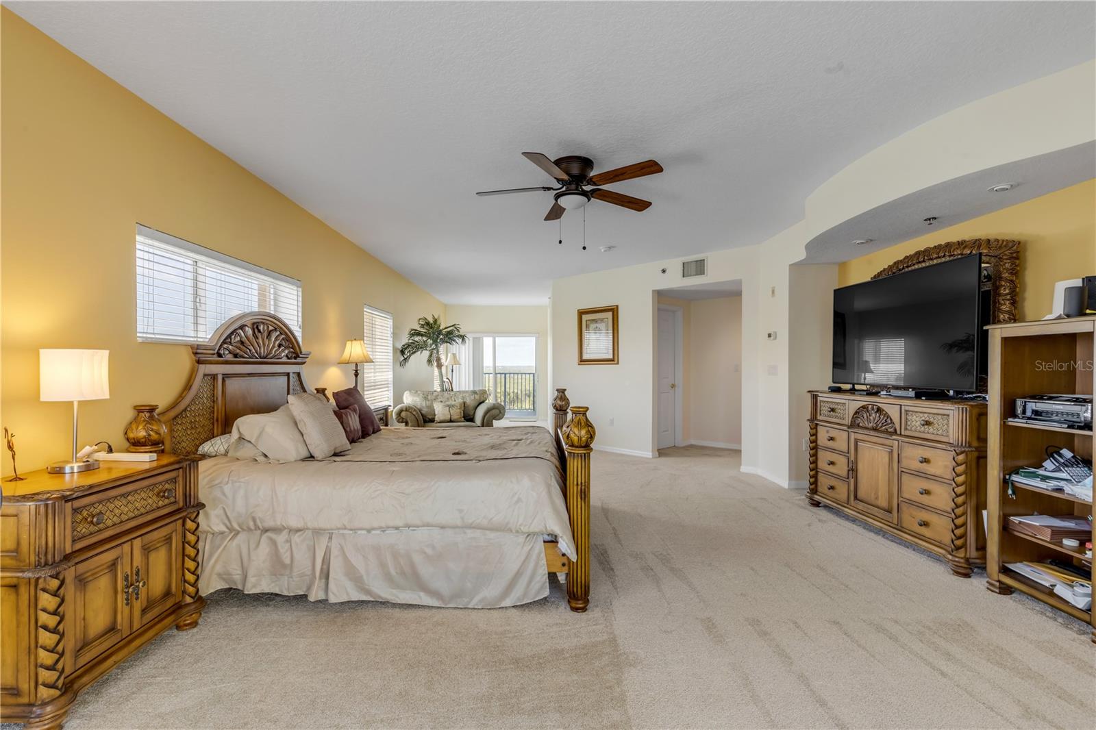 Image 24 of 88 For 5300 Atlantic Avenue 8-601