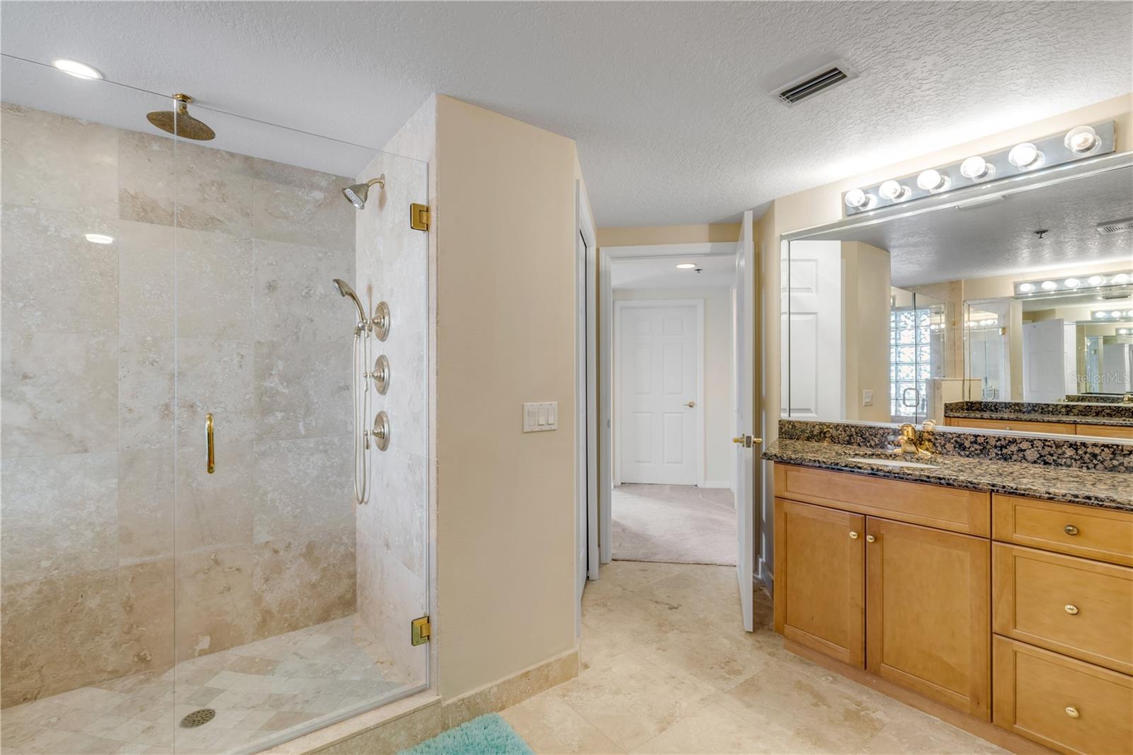 Image 33 of 88 For 5300 Atlantic Avenue 8-601