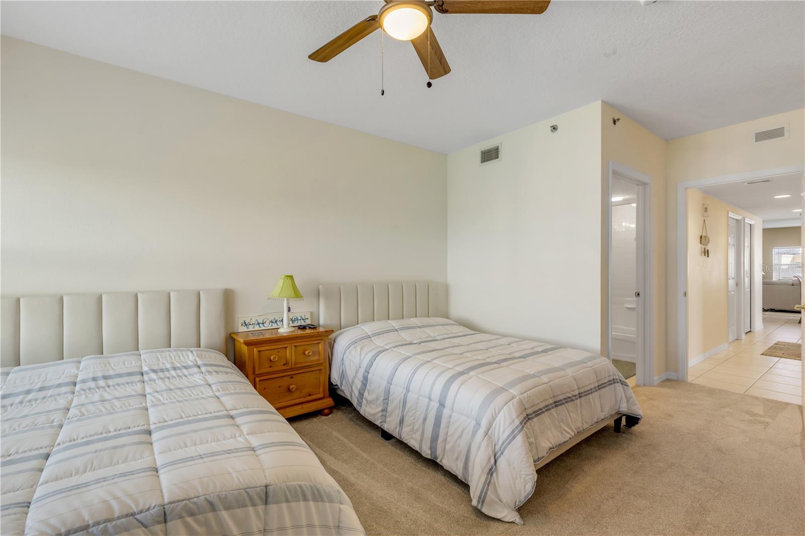 Image 40 of 88 For 5300 Atlantic Avenue 8-601