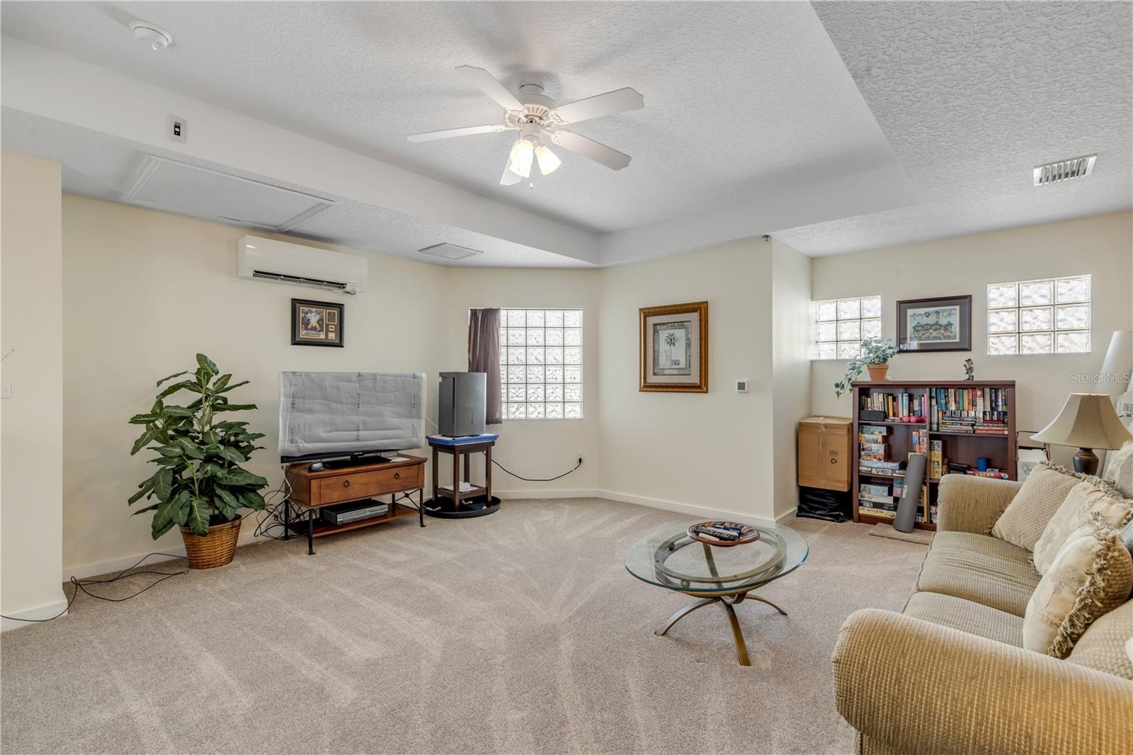 Image 42 of 88 For 5300 Atlantic Avenue 8-601