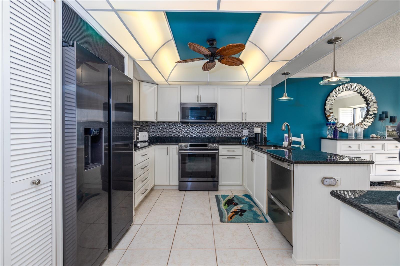 Image 13 of 39 For 4501 Atlantic Avenue 415