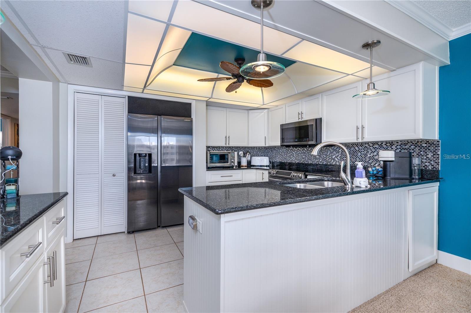 Image 14 of 39 For 4501 Atlantic Avenue 415