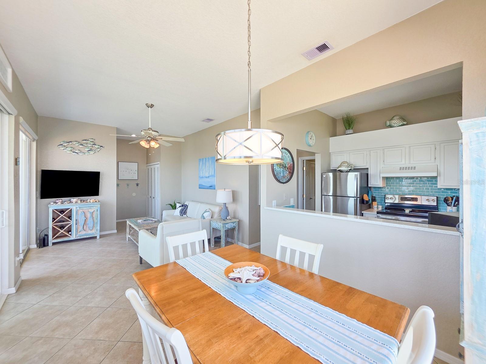 Image 13 of 43 For 6612 Atlantic Avenue 201