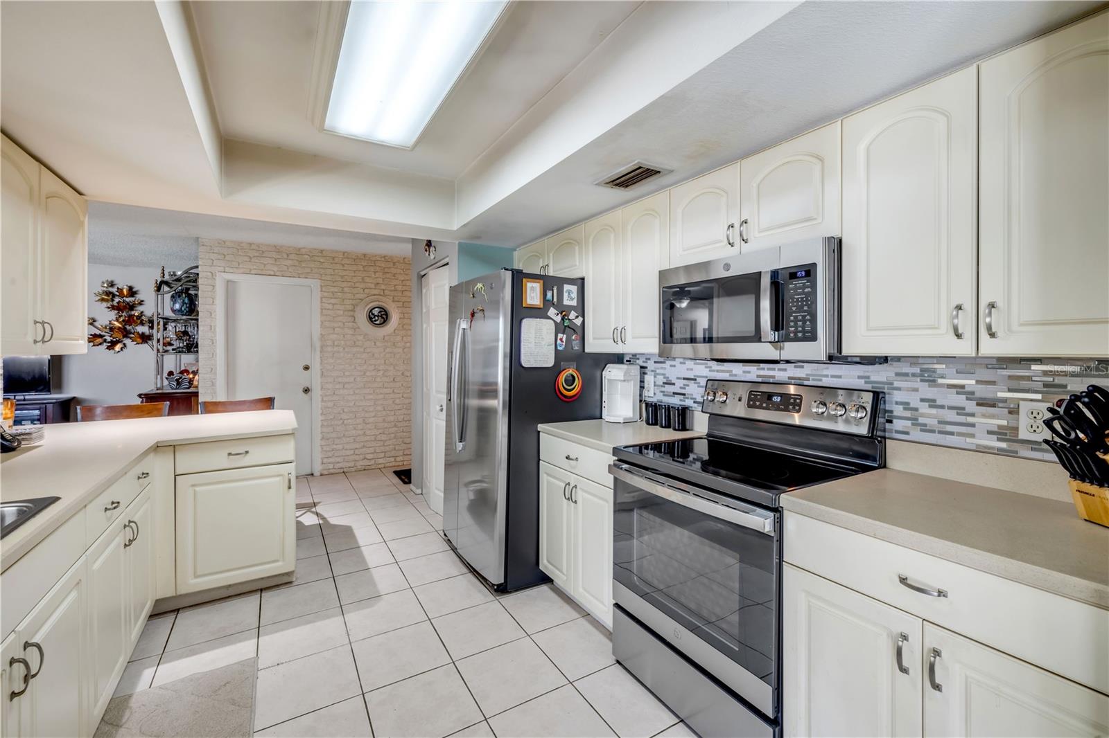 Image 10 of 39 For 1529 Sabal Palm Drive