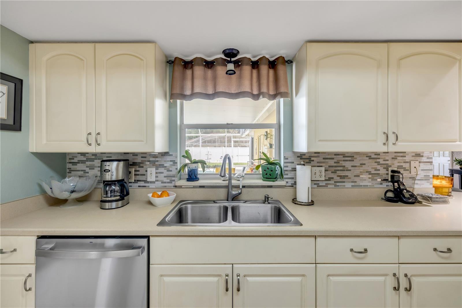 Image 11 of 39 For 1529 Sabal Palm Drive