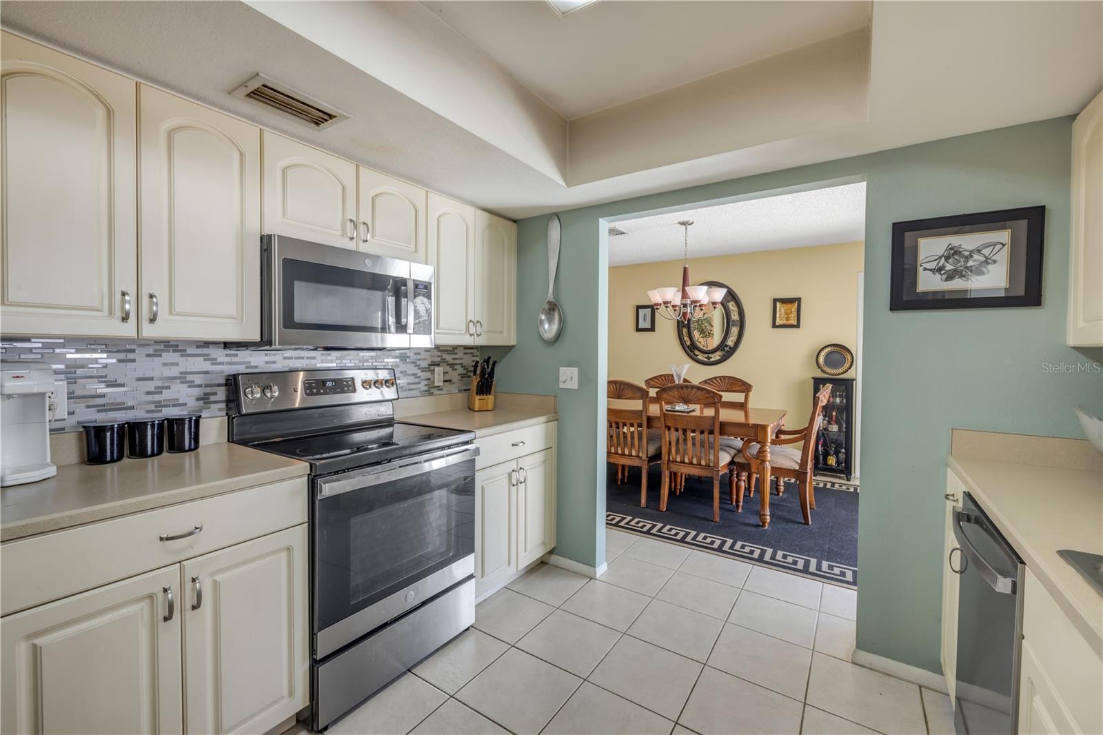 Image 14 of 39 For 1529 Sabal Palm Drive