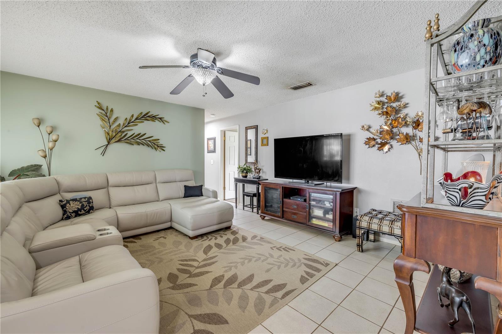 Image 15 of 39 For 1529 Sabal Palm Drive