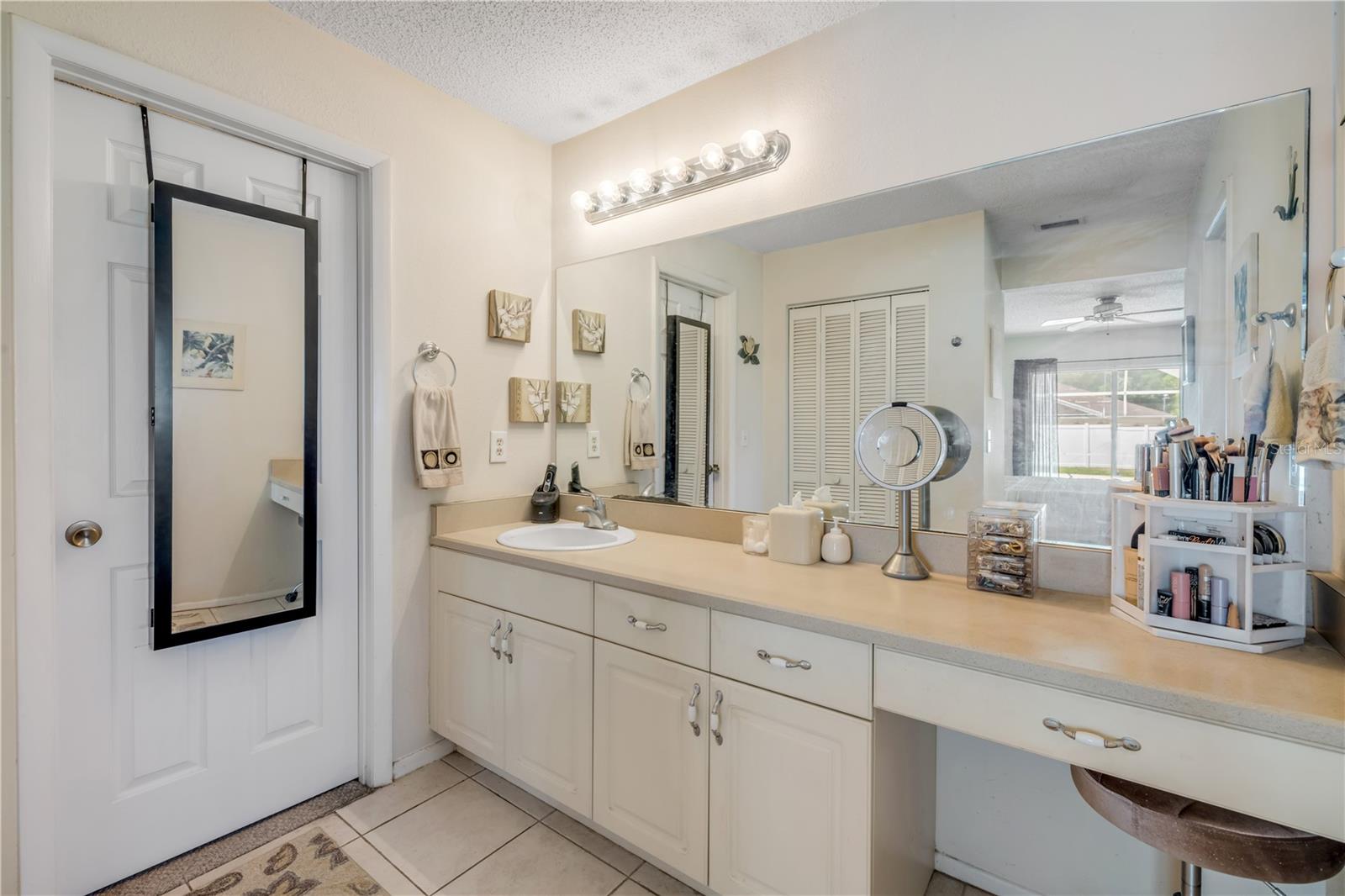 Image 21 of 39 For 1529 Sabal Palm Drive