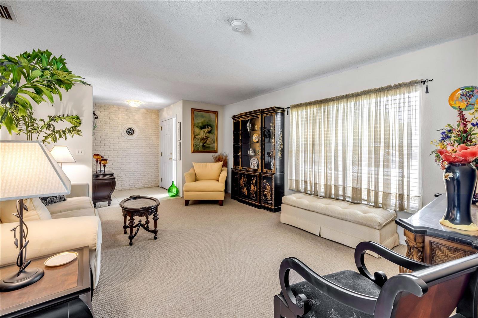 Image 5 of 39 For 1529 Sabal Palm Drive