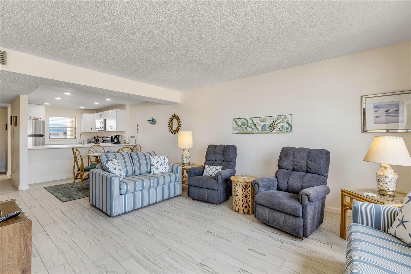 Image 13 of 32 For 4175 Atlantic Avenue 5270