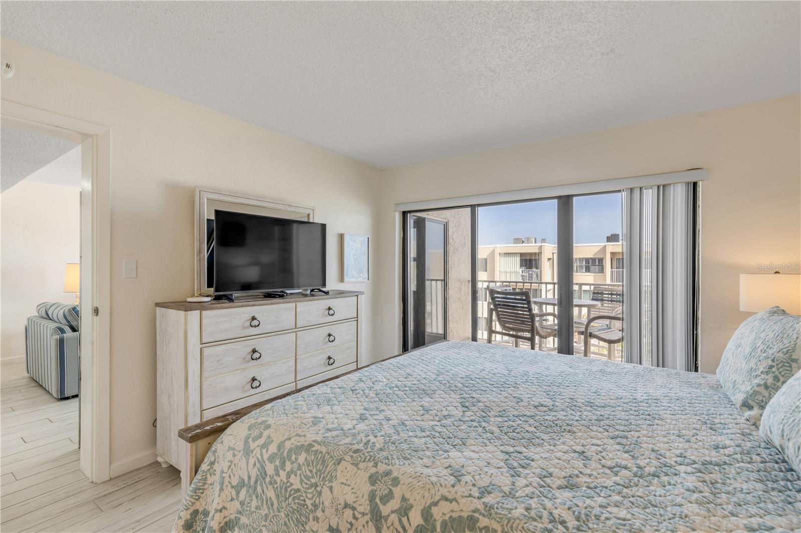 Image 15 of 32 For 4175 Atlantic Avenue 5270