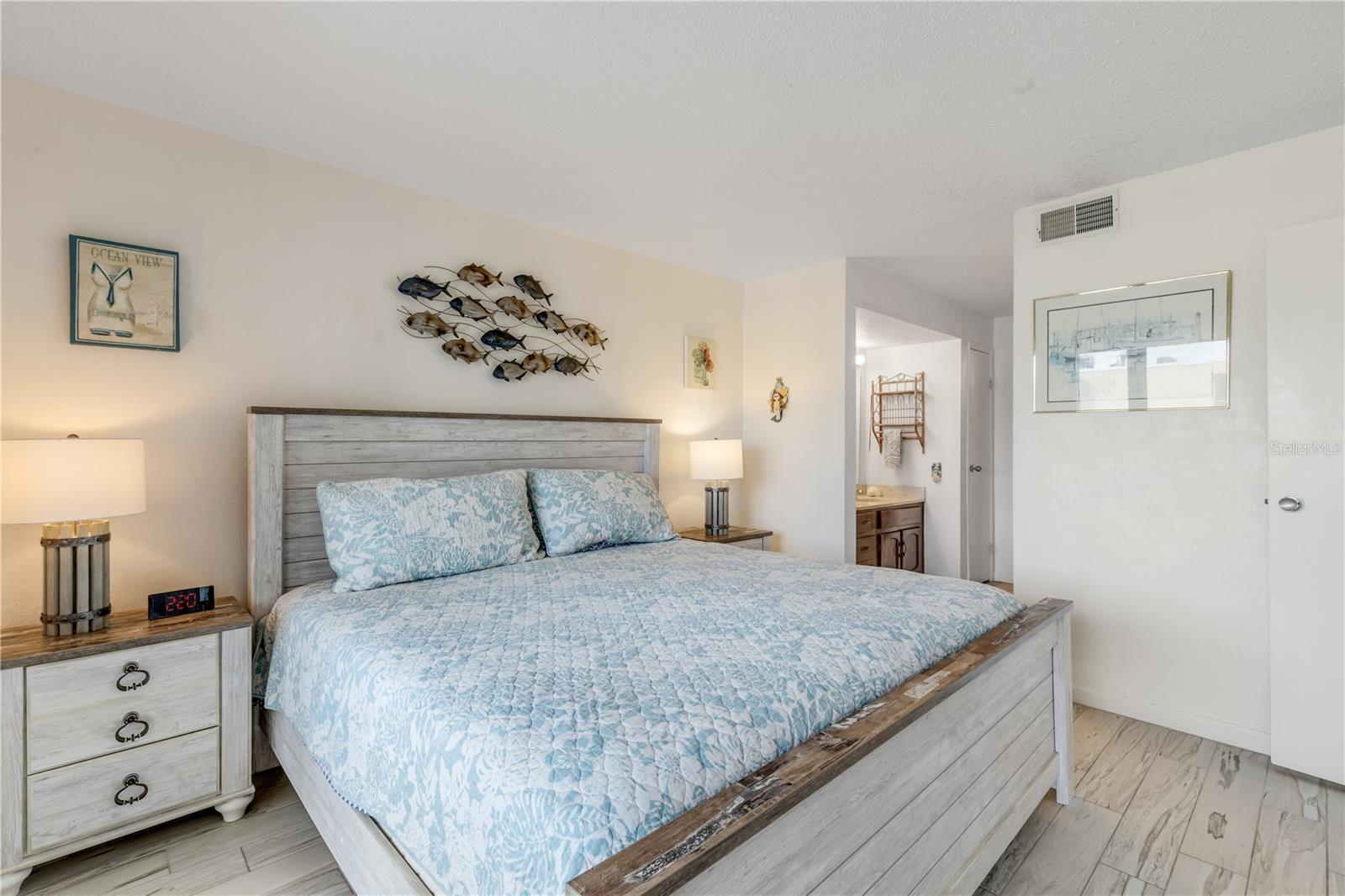 Image 16 of 32 For 4175 Atlantic Avenue 5270