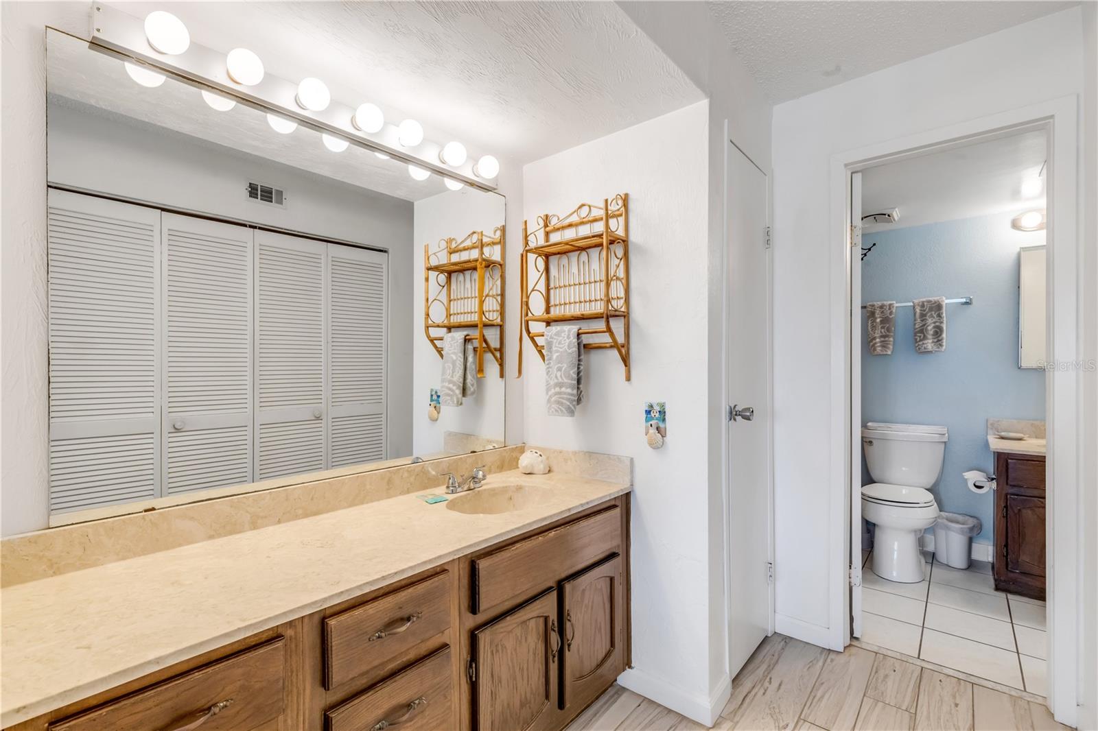 Image 19 of 32 For 4175 Atlantic Avenue 5270
