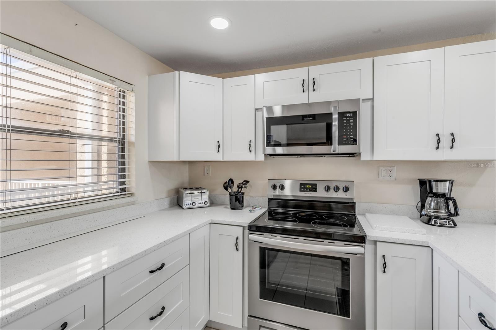 Image 4 of 32 For 4175 Atlantic Avenue 5270
