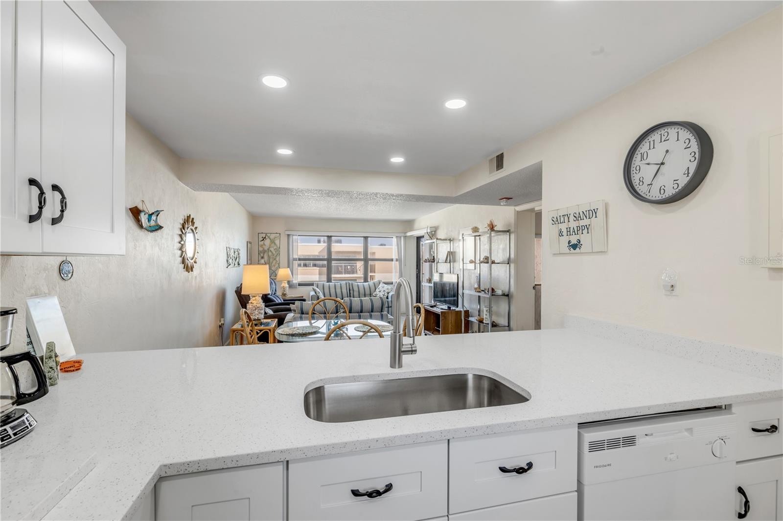 Image 5 of 32 For 4175 Atlantic Avenue 5270
